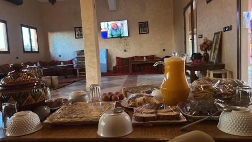 Jídlo v hotelu nebo okolí