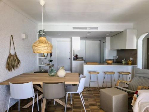 Paradise by the sea - VAN GOGH Apartment