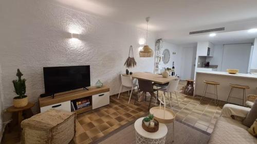 Paradise by the sea - VAN GOGH Apartment