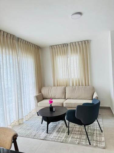 Serena Village Paradise 2BR Apt with Pools and Shuttle