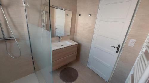 Et badeværelse på Ardeche getaway charm comfort and serenity