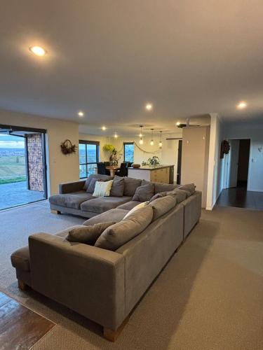 Χώρος καθιστικού στο The Home on the Hill