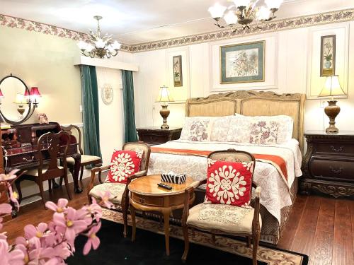 Postel nebo postele na pokoji v ubytování Barker House 1# Suite-heart of oldtown