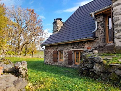 Gîte rénové pour 4 pers. avec accueil équin, Saint-Front - FR-1-582-538