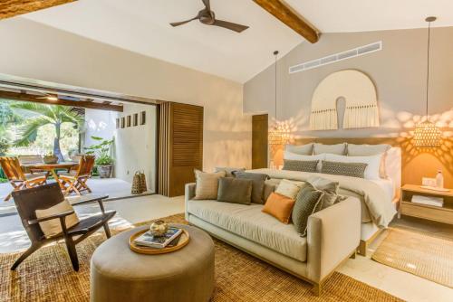 Posezení v ubytování 3 Bed 3 Bath Villa with Pool