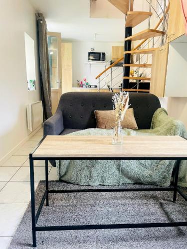 Charmante petite maison avec jardin et parking-Niort Centre