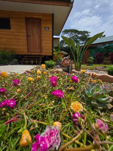 Imagen de la galería de Revatua Lodge - Piscine privée et petit-déjeuner inclus, en Pueu