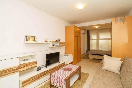 One-Bedroom Apartment in Crikvenica LXXV