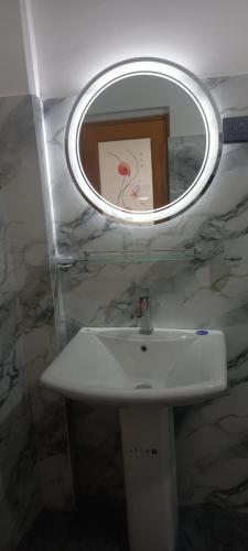 Φωτογραφία από το άλμπουμ του Mango Shadow Inn Ella σε Ella