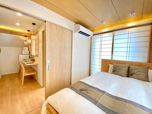 H-Tokyo Simple and Warm Rooms