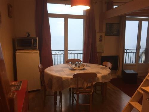 Appartement F3 au 2ème étage, wifi, animaux acceptés, 4 couchages - FR-1-415-164