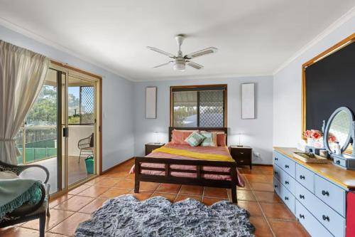 Postel nebo postele na pokoji v ubytování Welcome to Shore Beats Work