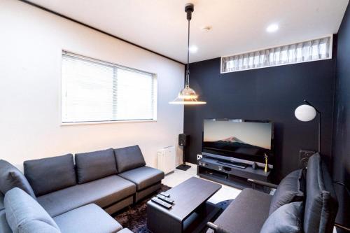 30 sec to Station,4min to Skytree,82sqm,Sleeps 8,Free Parking,Close to Akihabara Asakusa Ueno