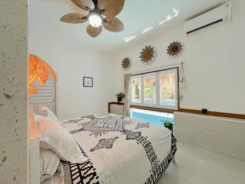 Postel nebo postele na pokoji v ubytování Villa Vela 2 BR - Vela 3 with Private Pool & Rooftop