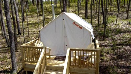 Fotografie z fotogalerie ubytování Luxurious Safari Tent in Cooperstown, NY - Perfect Glamping Spot for a Romantic Getaway v destinaci Cooperstown