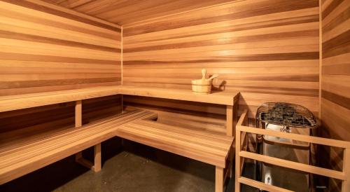 Billede fra billedgalleriet på New Condo with LOTS of Amenities i Garden Towers Condominium