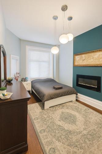 トロントにあるSpacious Townhouse close to Dundas Square!のギャラリーの写真