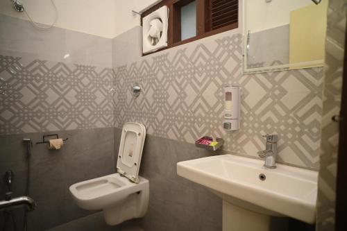 Ένα μπάνιο στο Pinewood Homestay