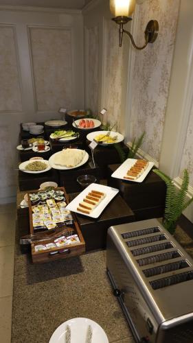 Φαγητό σε αυτό το διαμέρισμα ή κάπου εκεί κοντά