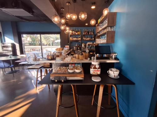 Jídlo v hotelu nebo okolí