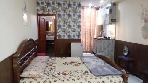 Murree Oaks Tulip Block