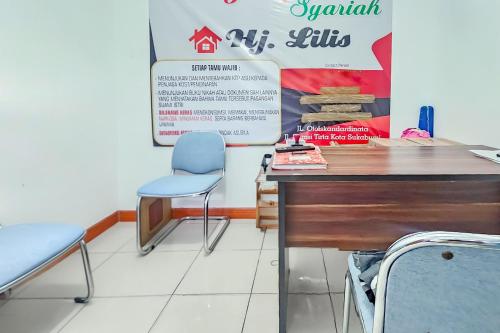 Fotografie z fotogalerie ubytování RedDoorz Syariah near Sukabumi Station v destinaci Sukabumi
