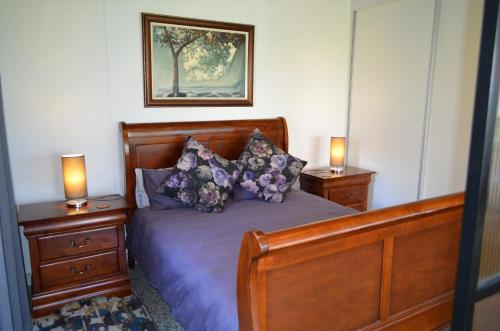 Giường trong phòng chung tại 506 The Duke Luxury Self Catering Apartment