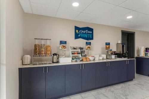 Παροχές για τσάι/καφέ στο Clarion Pointe Kimball By Choice Hotels