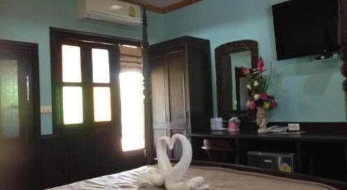 TV a/nebo společenská místnost v ubytování Wangnamkhao Resort