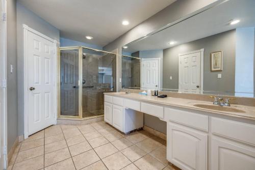 Koupelna v ubytování Tanglewood Resort on Lake Texoma, an Ascend Collection Resort