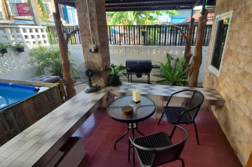 Hồ bơi trong/gần Location, location, location- The Spot, Bang Saray