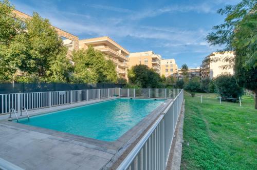 A C 2BDR 6P flat just two minutes from the beach!