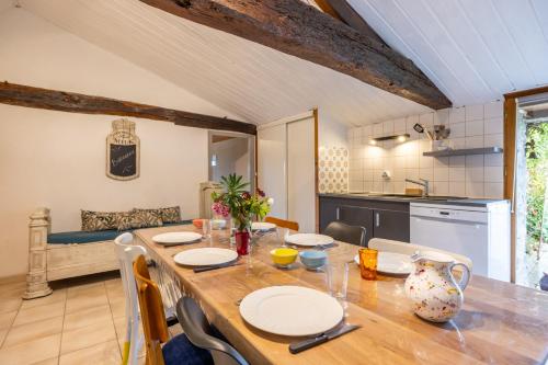 Kuchyň nebo kuchyňský kout v ubytování Gite à La Ferme