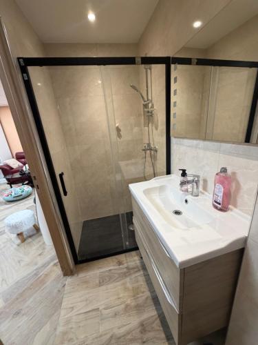 Koupelna v ubytování Chambre privée avec salle de bain