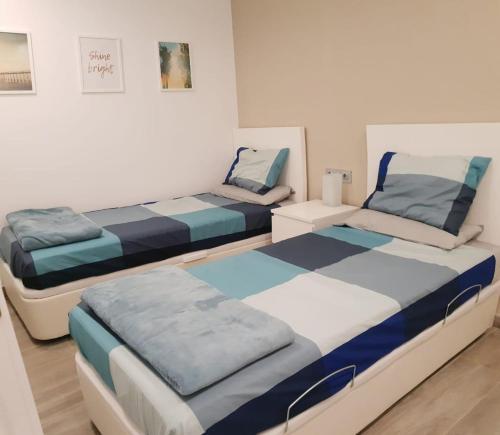 SeaHomes Vacations - Cala Banys Seafront Apt & PKG