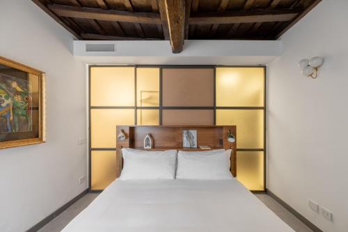 Monti Exclusive Medieval Tower