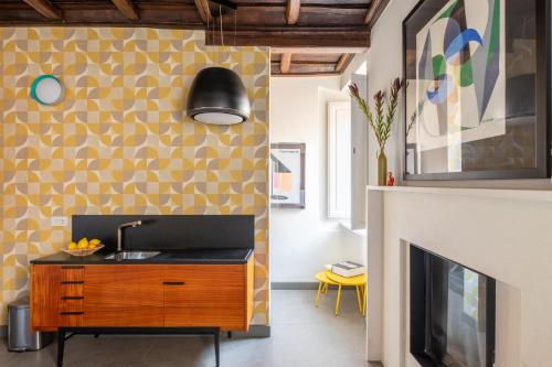Monti Exclusive Medieval Tower
