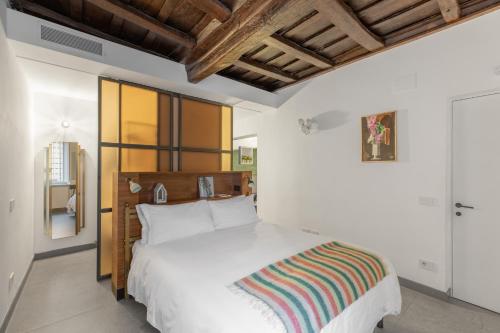 Monti Exclusive Medieval Tower