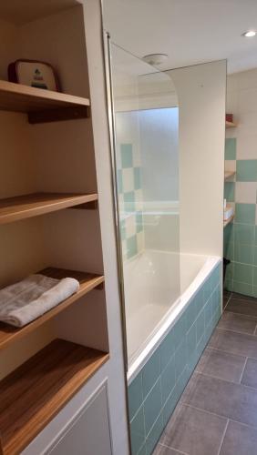 Koupelna v ubytování Gîte "Au quart de Tour" entre vignes et vosges