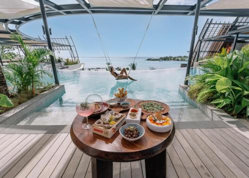 Mad på resortet eller i nærheden