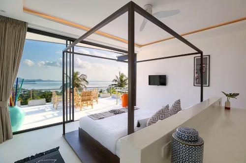 Postel nebo postele na pokoji v ubytování Villa located on hilltop close to famous !