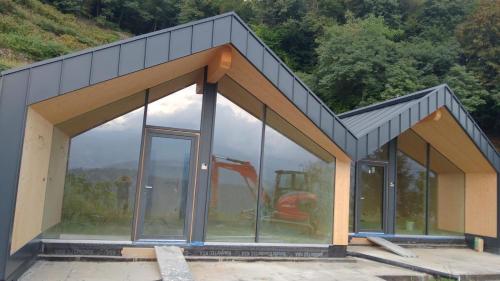 Budova, kde se chata nachází