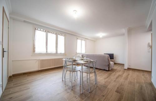 Χώρος καθιστικού στο le be good