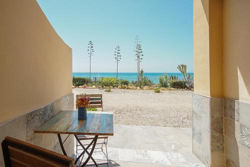LaNuza Beach Front