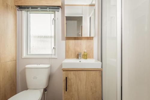 Koupelna v ubytování Lodge No 19 - St Andrews Lodge Park