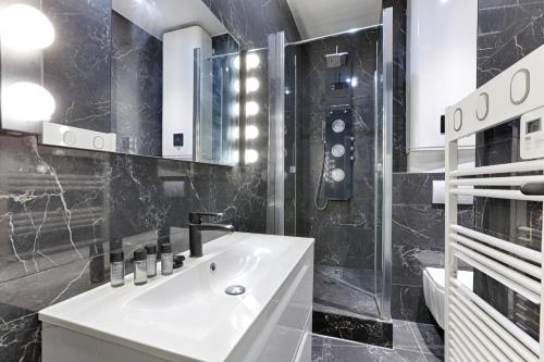 Amazing Luxury Triplex 3BR - 6P - Arc de Triomphe