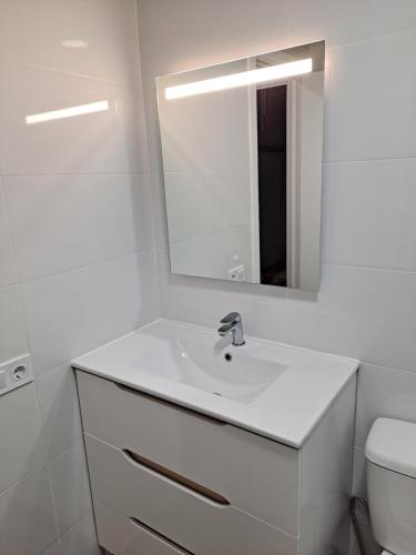 Comfortable apartmento en zona Feria 2