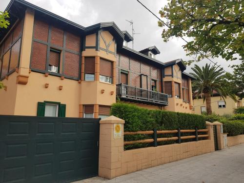 Foto Alojamiento con gran terraza en el centro de Irún 6