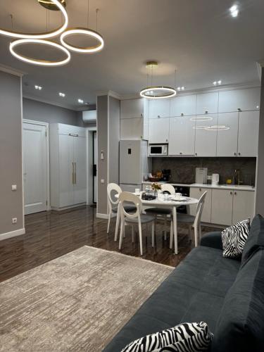 Fotografie z fotogalerie ubytování ALA APARTS - 4YOU, Amir v destinaci Zhezdi