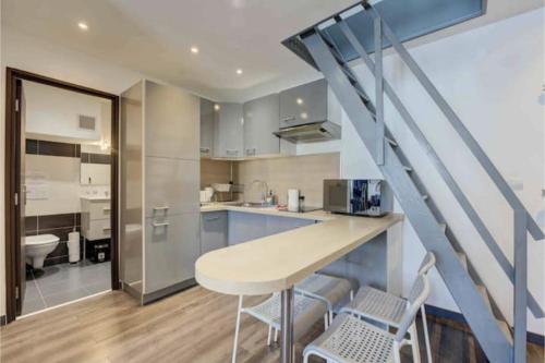 Cannes Appartement au centre-ville dernier étage